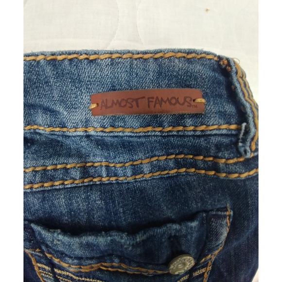 Almost Famous Denim Shorts Size 3 Distressed‎ Blue Almost Famous - Picture 6 of 12